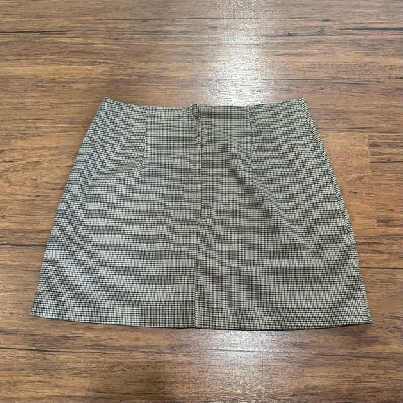 H&M Mini Skirt - Picture 3 of 4